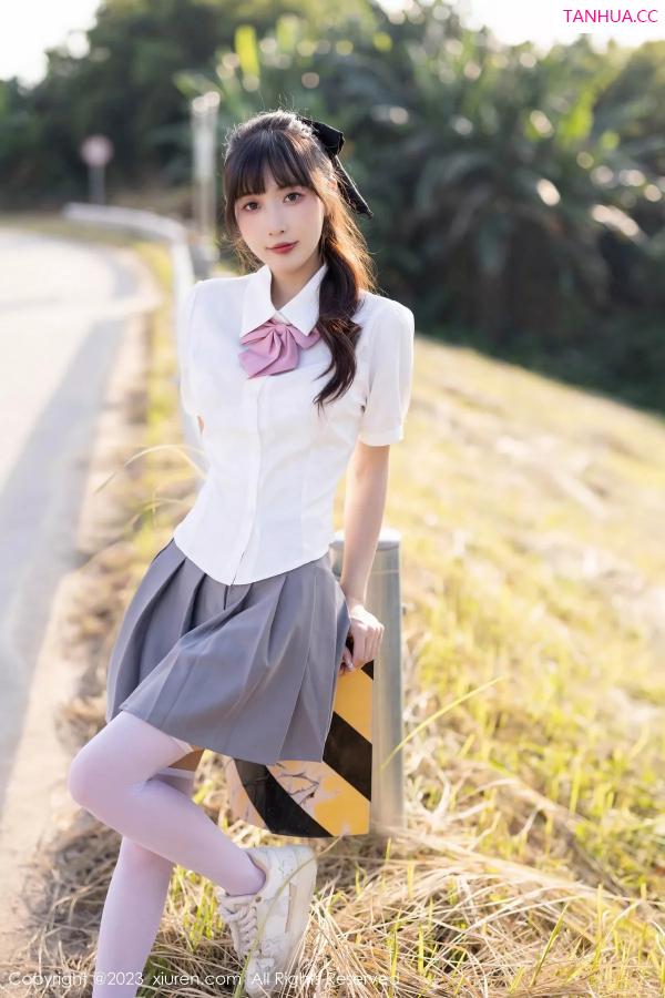 林星阑  [XiuRen]高清写真图 2023.12.06 No.7771 林星阑 短裙美腿第3张图片